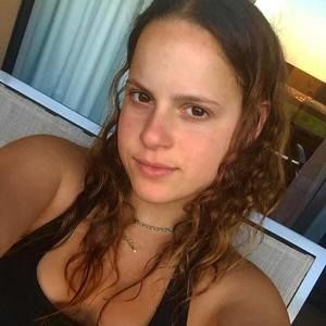 Meet your Posher, Chloe